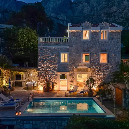 Toni Villa Makarska