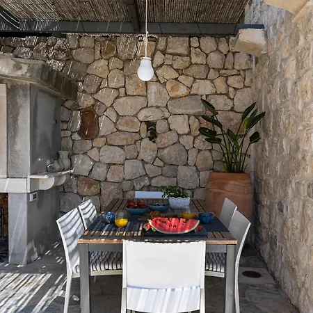 Toni Villa Makarska