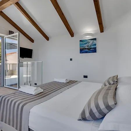 Toni Villa Makarska